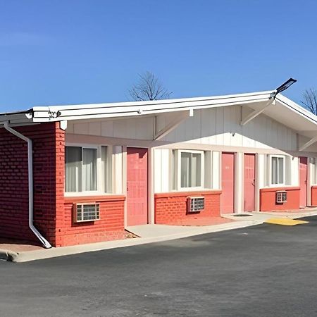 Travelodge By Wyndham Bay Shore Long Island Dış mekan fotoğraf
