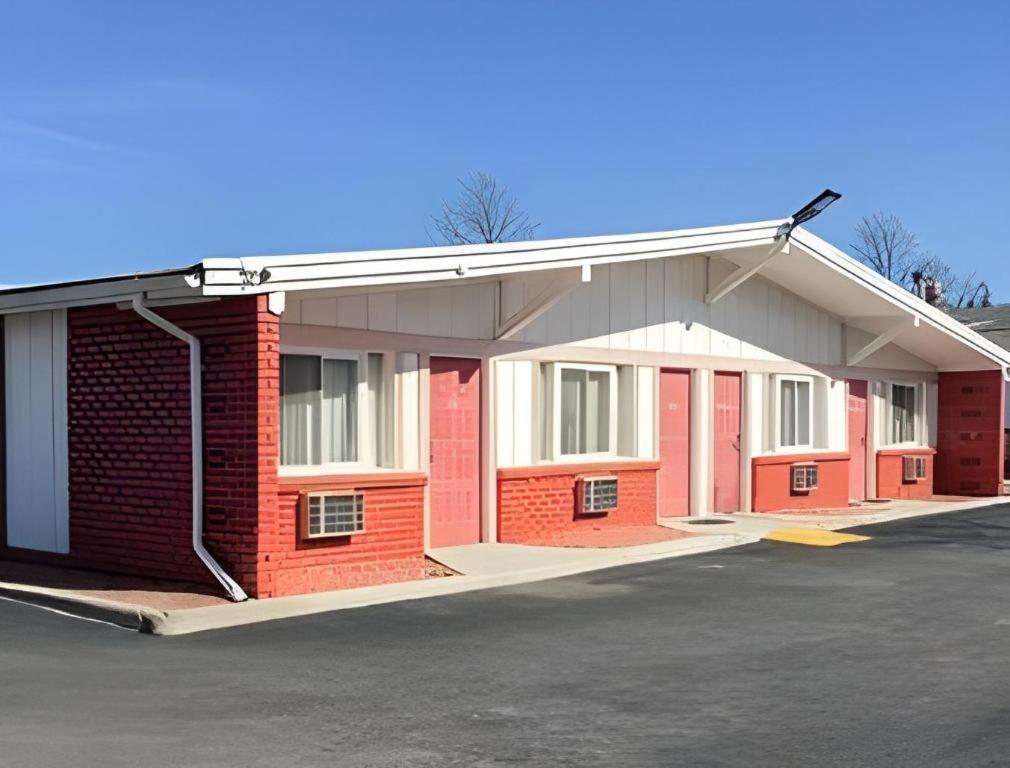 Travelodge By Wyndham Bay Shore Long Island Dış mekan fotoğraf