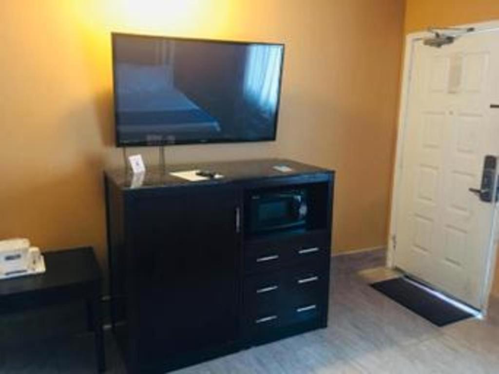Travelodge By Wyndham Bay Shore Long Island Dış mekan fotoğraf