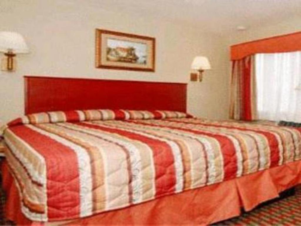 Travelodge By Wyndham Bay Shore Long Island Dış mekan fotoğraf