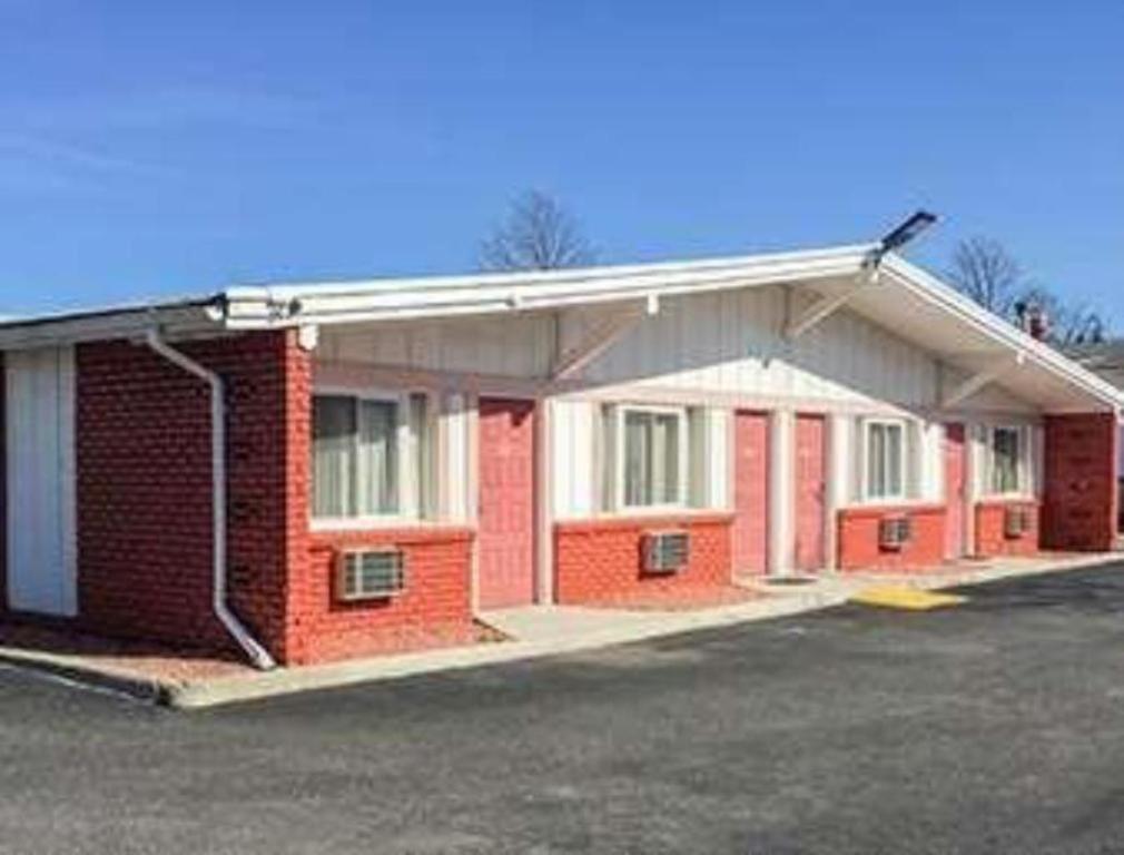 Travelodge By Wyndham Bay Shore Long Island Dış mekan fotoğraf