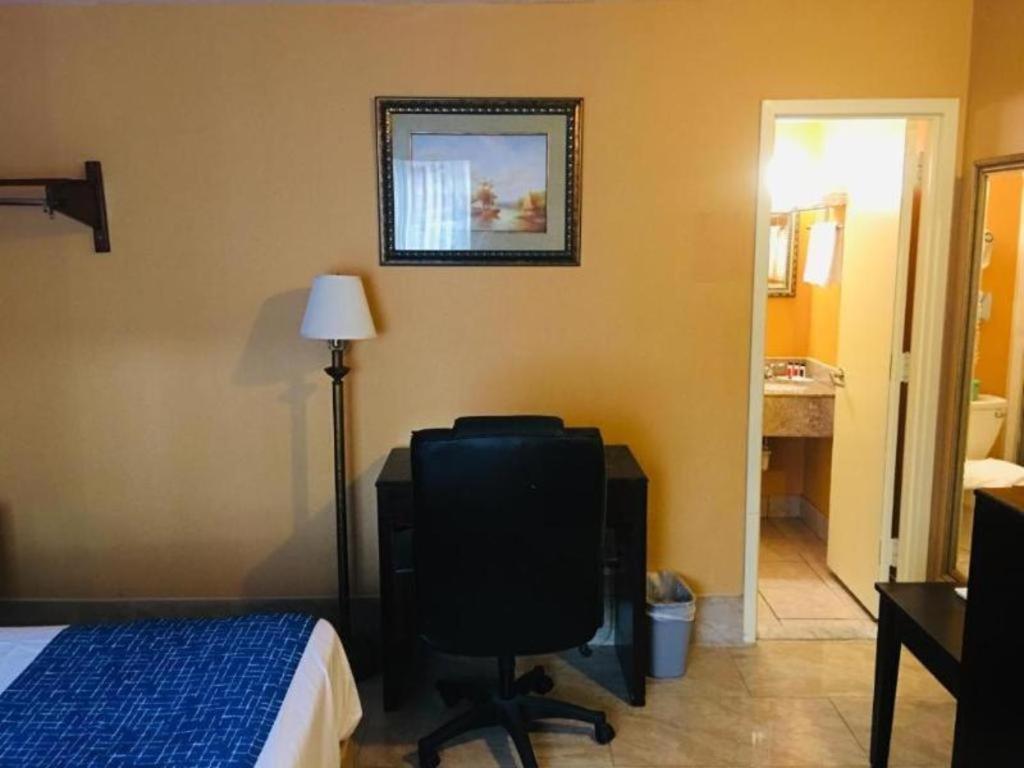 Travelodge By Wyndham Bay Shore Long Island Dış mekan fotoğraf